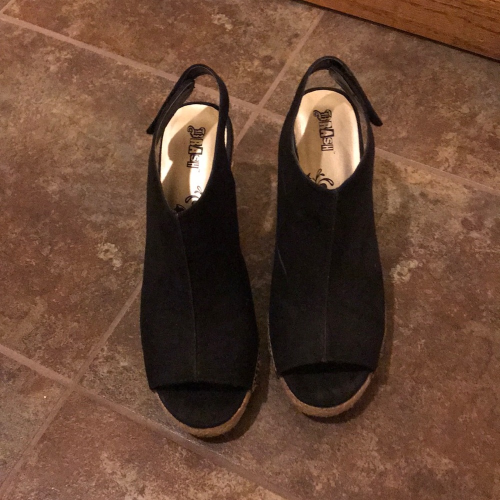 Black open toed wedges